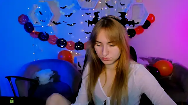 Snapshot of beauty_ginger_ chatting on 10/30/25, 09:55 beauty ginger online show from 10/30/25, 09:55