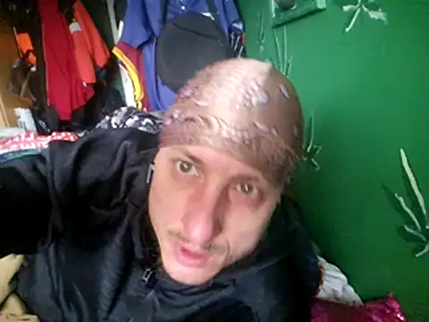 Snapshot of MODEST11_MMiILOO_AMARO chatting on 12/17/25, 11:16 MODEST11 MMiILOO AMARO online show from 12/17/25, 11:16