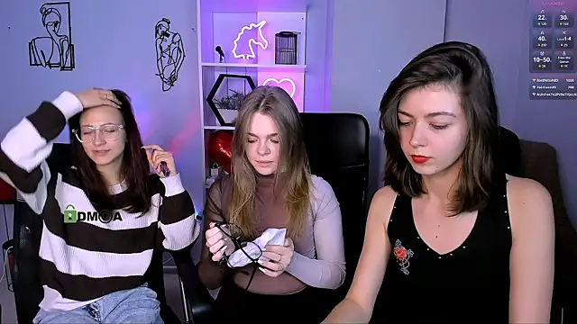 Snapshot of veronica_bubble chatting on 12/05/25, 08:27 veronica bubble online show from 12/05/25, 08:27