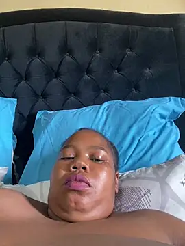 Curvycandy95 online show from 04/12/26, 10:53