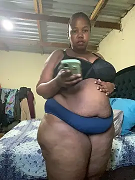 Curvycandy95 online show from 04/18/26, 03:27