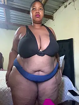 Snapshot of Curvycandy95 chatting on 06/10/26, 07:07 Curvycandy95 online show from 06/10/26, 07:07