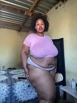 Snapshot of Curvycandy95 chatting on 07/16/26, 07:03 Curvycandy95 online show from 07/16/26, 07:03