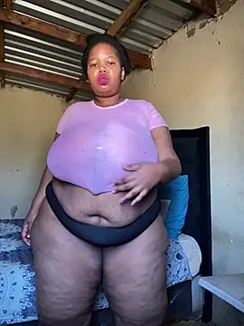 Snapshot of Curvycandy95 chatting on 07/18/26, 09:24 Curvycandy95 online show from 07/18/26, 09:24