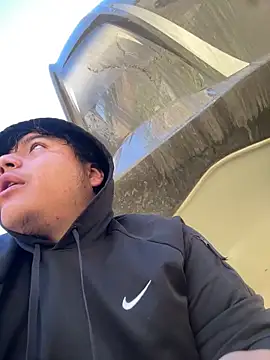 Snapshot of Vic2Big chatting on 03/20/26, 06:24 Vic2Big online show from 03/20/26, 06:24