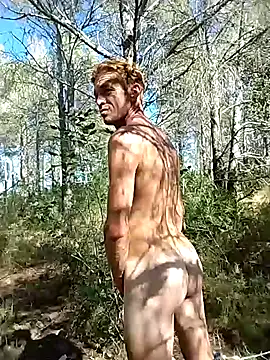 Snapshot of laroucheModel chatting on 10/01/25, 01:17 laroucheModel online show from 10/01/25, 01:17