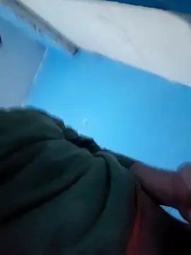 Snapshot of Exotic19cm chatting on 10/19/25, 01:12 Exotic19cm online show from 10/19/25, 01:12