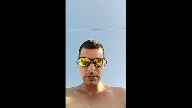 Snapshot of Greek_crazy_couple chatting on 10/10/25, 01:54 Greek crazy couple online show from 10/10/25, 01:54