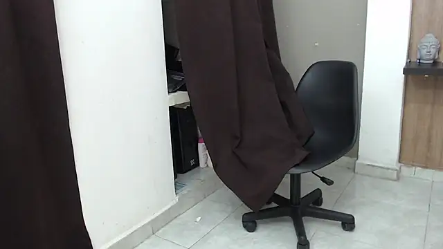 Snapshot of honeymoon_12 chatting on 09/14/25, 02:44 honeymoon 12 online show from 09/14/25, 02:44