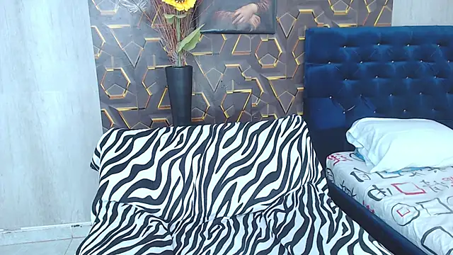 Snapshot of honeymoon_12 chatting on 10/06/25, 04:10 honeymoon 12 online show from 10/06/25, 04:10