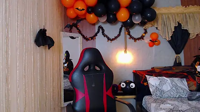 Snapshot of honeymoon_12 chatting on 10/21/25, 02:56 honeymoon 12 online show from 10/21/25, 02:56