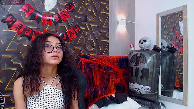 Snapshot of honeymoon_12 chatting on 10/22/25, 08:03 honeymoon 12 online show from 10/22/25, 08:03