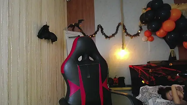 Snapshot of honeymoon_12 chatting on 10/31/25, 02:56 honeymoon 12 online show from 10/31/25, 02:56