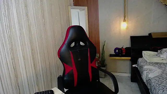 Snapshot of honeymoon_12 chatting on 11/09/25, 02:48 honeymoon 12 online show from 11/09/25, 02:48