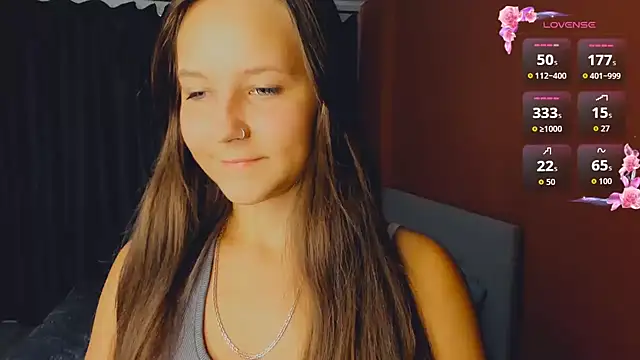 Snapshot of day_may chatting on 10/05/25, 12:47 day may online show from 10/05/25, 12:47