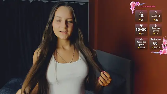 Snapshot of day_may chatting on 10/08/25, 03:53 day may online show from 10/08/25, 03:53