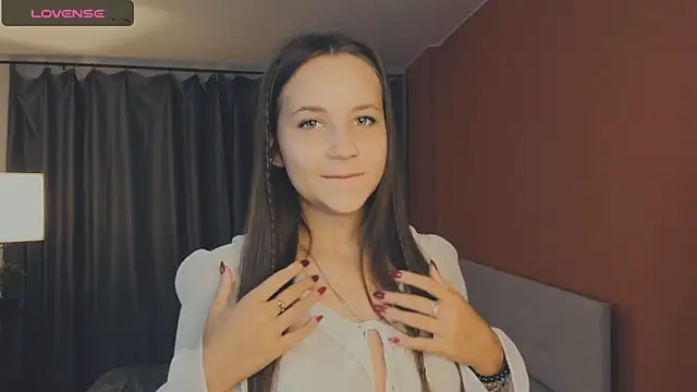 Snapshot of day_may chatting on 10/29/25, 03:36 day may online show from 10/29/25, 03:36