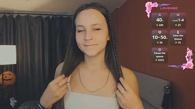 Snapshot of day_may chatting on 10/30/25, 01:45 day may online show from 10/30/25, 01:45