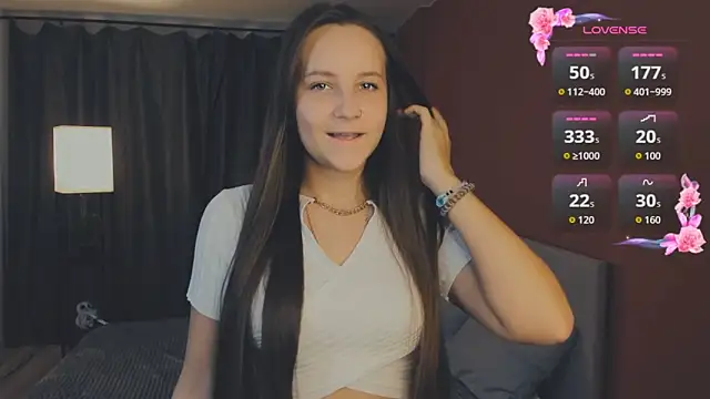 Snapshot of day_may chatting on 11/06/25, 01:01 day may online show from 11/06/25, 01:01