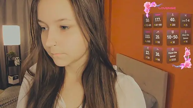 Snapshot of day_may chatting on 12/04/25, 04:59 day may online show from 12/04/25, 04:59