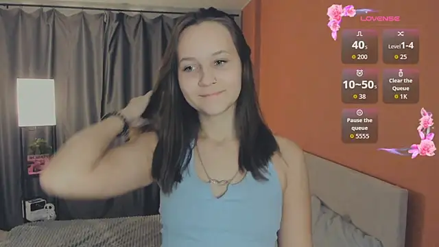 Snapshot of day_may chatting on 12/16/25, 06:24 day may online show from 12/16/25, 06:24