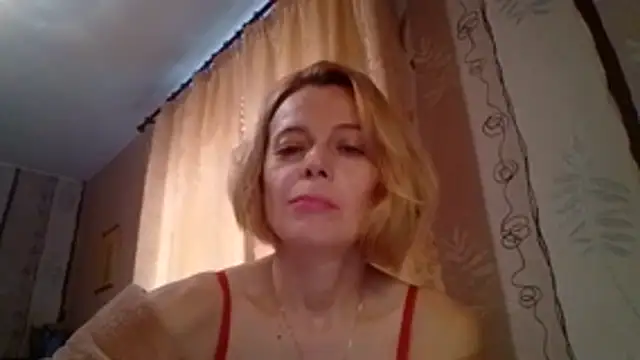 Snapshot of LiluXRose chatting on 10/24/25, 11:39 LiluXRose online show from 10/24/25, 11:39