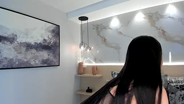 Snapshot of SolAvelar chatting on 06/17/26, 11:49 SolAvelar online show from 06/17/26, 11:49