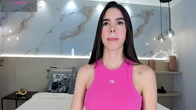 Snapshot of SolAvelar chatting on 06/30/26, 12:11 SolAvelar online show from 06/30/26, 12:11