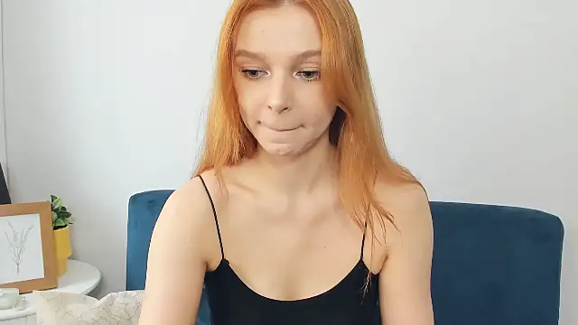 Snapshot of AmberSensitive chatting on 09/12/25, 12:05 AmberSensitive online show from 09/12/25, 12:05