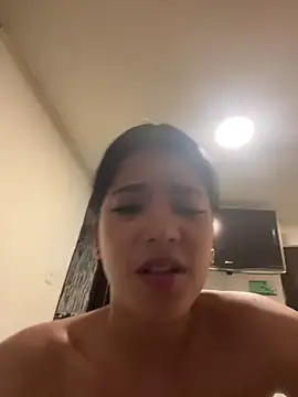 Snapshot of Nia08_ chatting on 06/11/26, 03:26 Nia08 online show from 06/11/26, 03:26