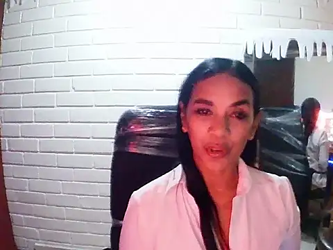 MiiaVelasquez online show from 11/12/25, 04:02