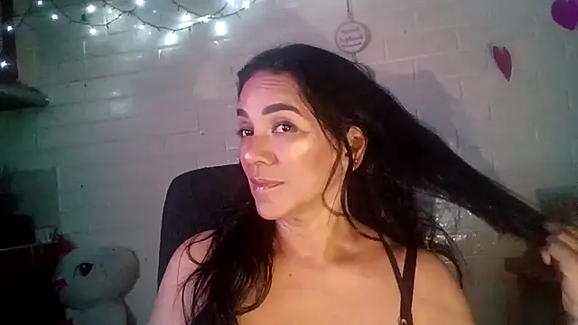 MiiaVelasquez online show from 03/12/26, 04:51