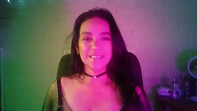 Snapshot of MiiaVelasquez chatting on 07/22/26, 04:48 MiiaVelasquez online show from 07/22/26, 04:48