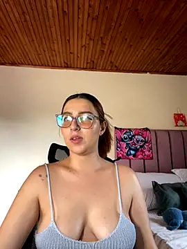 CoraVibes online show from 09/12/25, 07:36