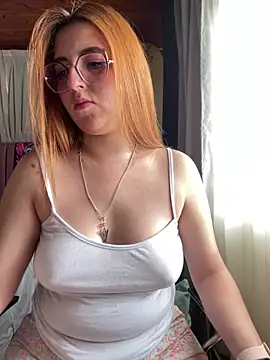 CoraVibes online show from 05/21/26, 12:12