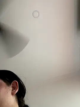 Snapshot of Kuromy_x chatting on 10/22/25, 06:40 Kuromy x online show from 10/22/25, 06:40