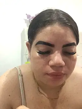 Snapshot of Kuromy_x chatting on 10/23/25, 06:50 Kuromy x online show from 10/23/25, 06:50