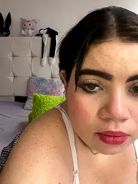 Snapshot of Kuromy_x chatting on 11/19/25, 06:52 Kuromy x online show from 11/19/25, 06:52