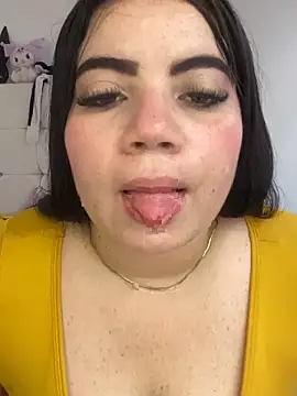 Snapshot of Kuromy_x chatting on 11/21/25, 07:34 Kuromy x online show from 11/21/25, 07:34