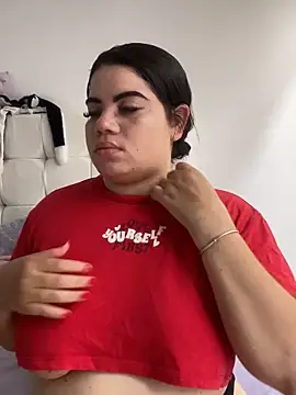 Snapshot of Kuromy_x chatting on 11/25/25, 06:30 Kuromy x online show from 11/25/25, 06:30