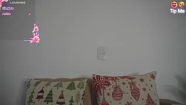 Snapshot of Roxybeautyy chatting on 01/13/26, 09:47 Roxybeautyy online show from 01/13/26, 09:47