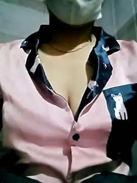 Snapshot of lomi-79 chatting on 09/11/25, 01:39 lomi-79 online show from 09/11/25, 01:39