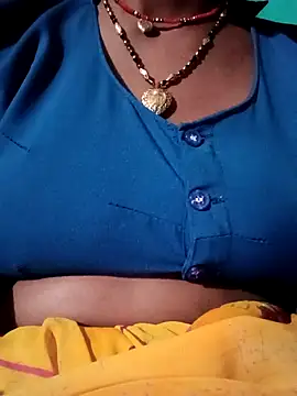 Snapshot of Radha8080 chatting on 11/12/25, 03:23 Radha8080 online show from 11/12/25, 03:23