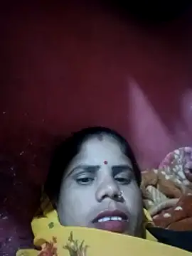 Snapshot of Nehaja33e chatting on 11/11/25, 05:18 Nehaja33e online show from 11/11/25, 05:18