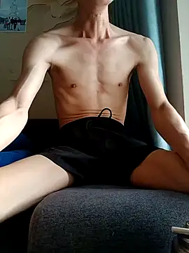 Snapshot of boyhi199x chatting on 10/13/25, 01:16 boyhi199x online show from 10/13/25, 01:16