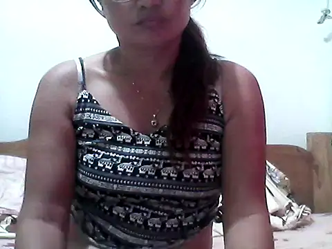 Snapshot of nathalie0045 chatting on 09/26/25, 10:52 nathalie0045 online show from 09/26/25, 10:52