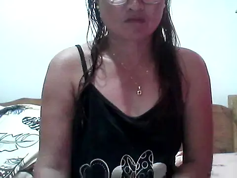 Snapshot of nathalie0045 chatting on 10/03/25, 09:17 nathalie0045 online show from 10/03/25, 09:17