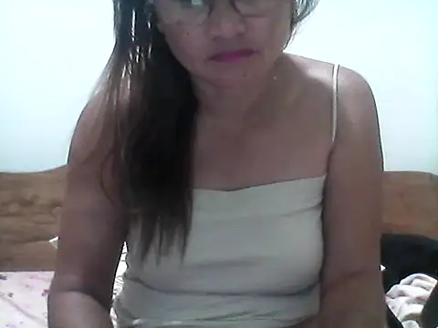 nathalie0045 online show from 04/03/26, 09:46