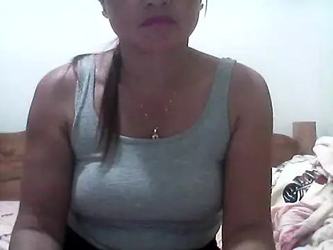 nathalie0045 online show from 04/04/26, 09:51