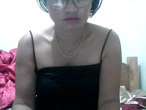 Snapshot of nathalie0045 chatting on 06/13/26, 09:24 nathalie0045 online show from 06/13/26, 09:24